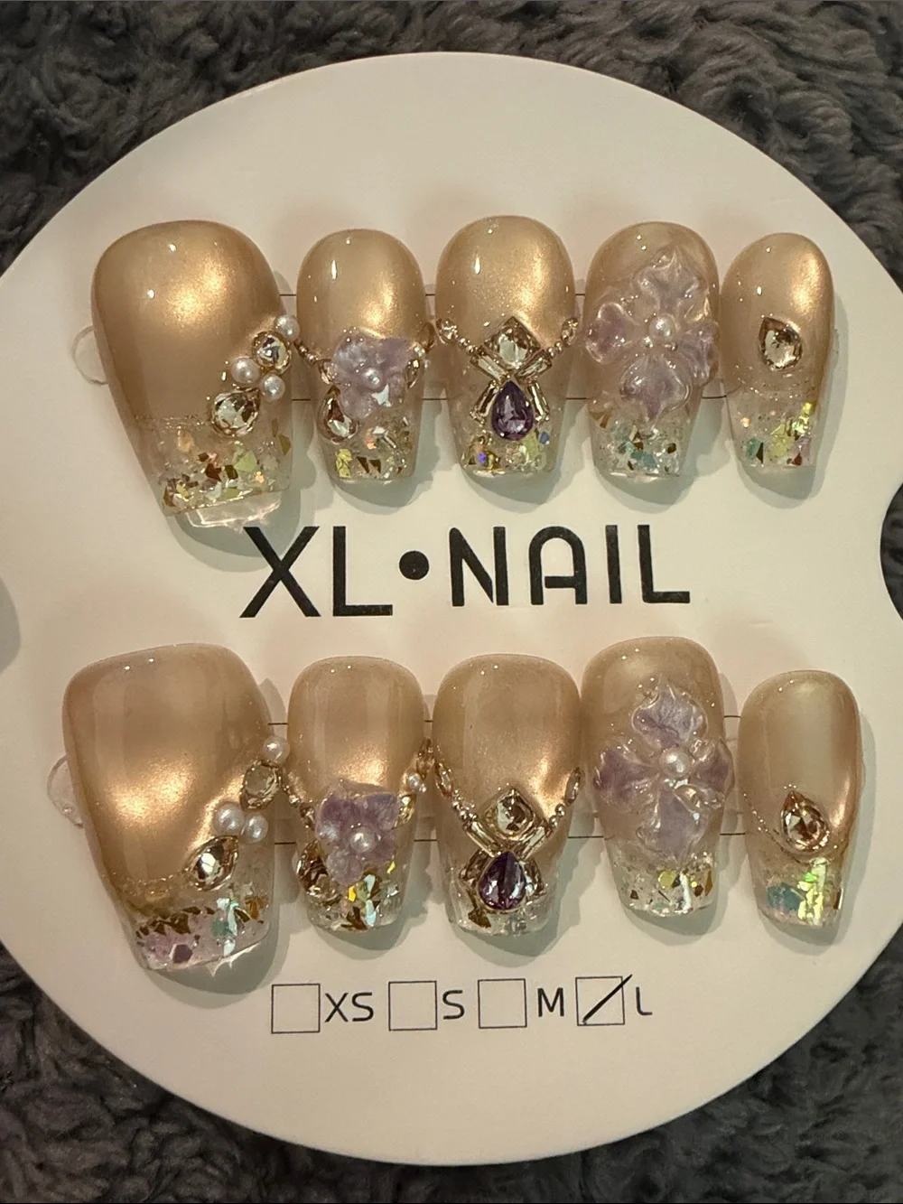 Pearl Beige handmade acrylic Press-On Nail Set with lavender Floral Accents